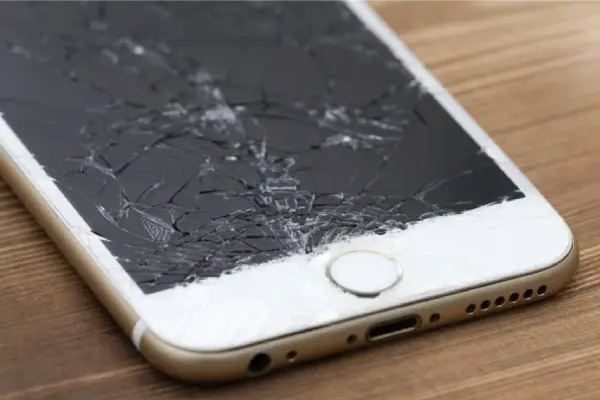 réparation écran iPhone fissuré pas chère et rapide au Lardin Saint Lazare chez Réparazard multiple solutions