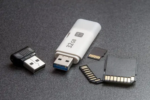 Réparazard assure la récupération de données sur SSD, clé USB et cartes mémoire avec service local rapide et sécurisé
