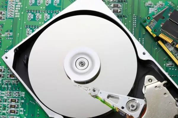 Réparazard remplace disque dur et RAM pour ordinateurs portables et bureau au Lardin Saint-Lazare