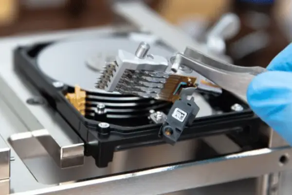 Réparazard réalise le sauvetage expert de fichiers informatiques perdus après panne ou formatage avec service local de qualité